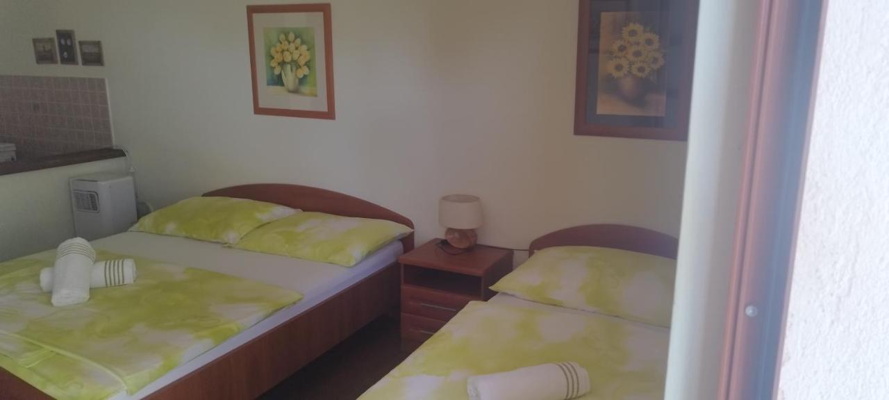 Apartmani Am Krk Town Exterior foto