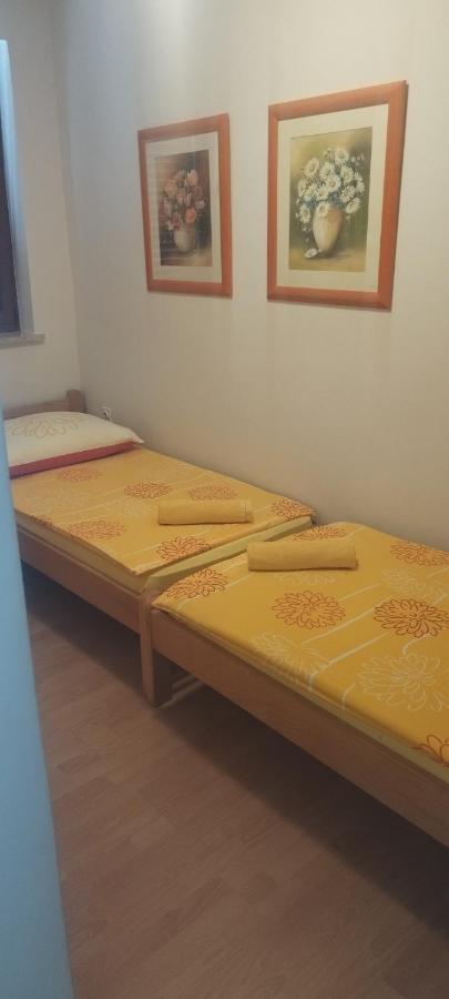Apartmani Am Krk Town Exterior foto
